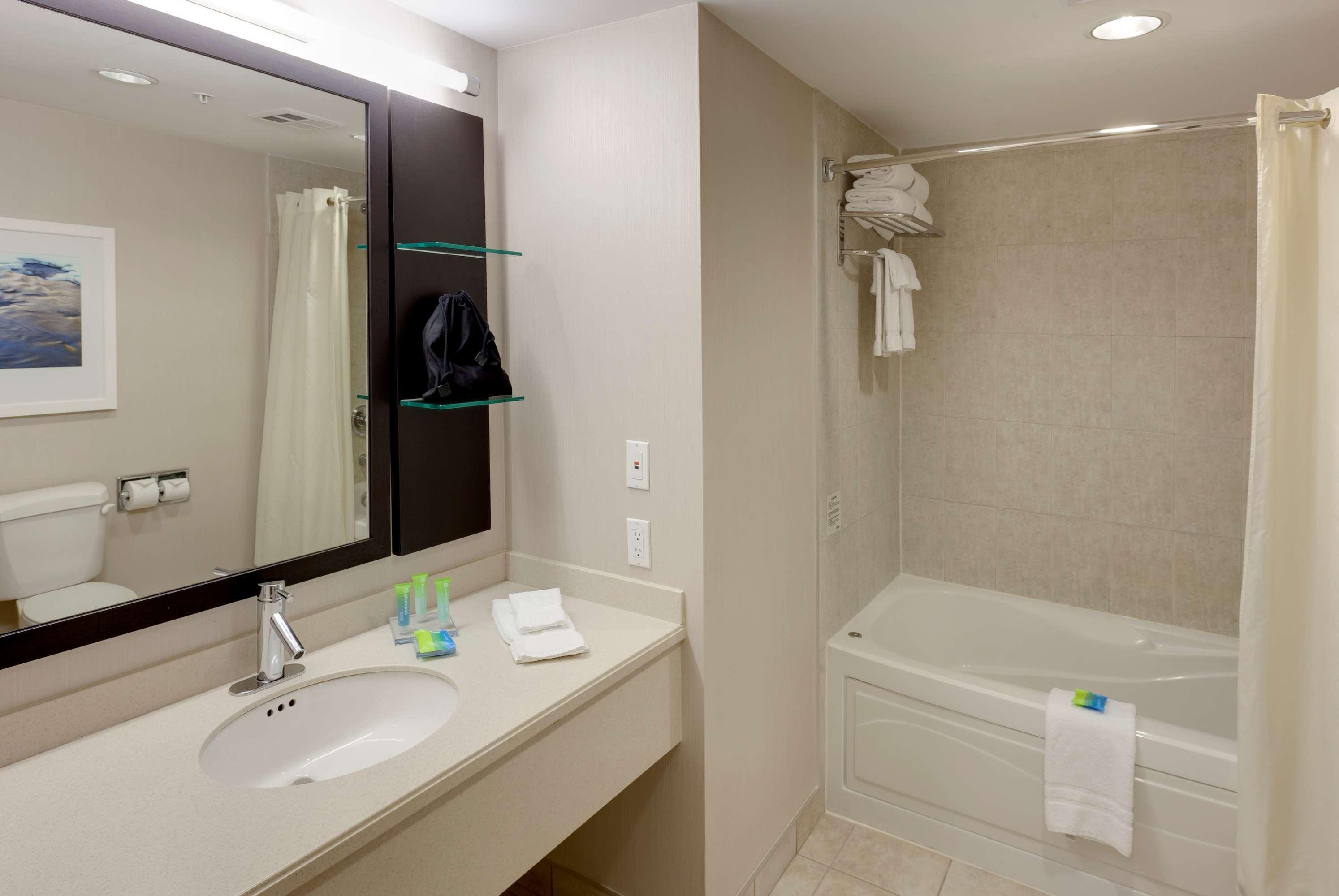 Niagara Fallsview Hotel & Suites Room photo