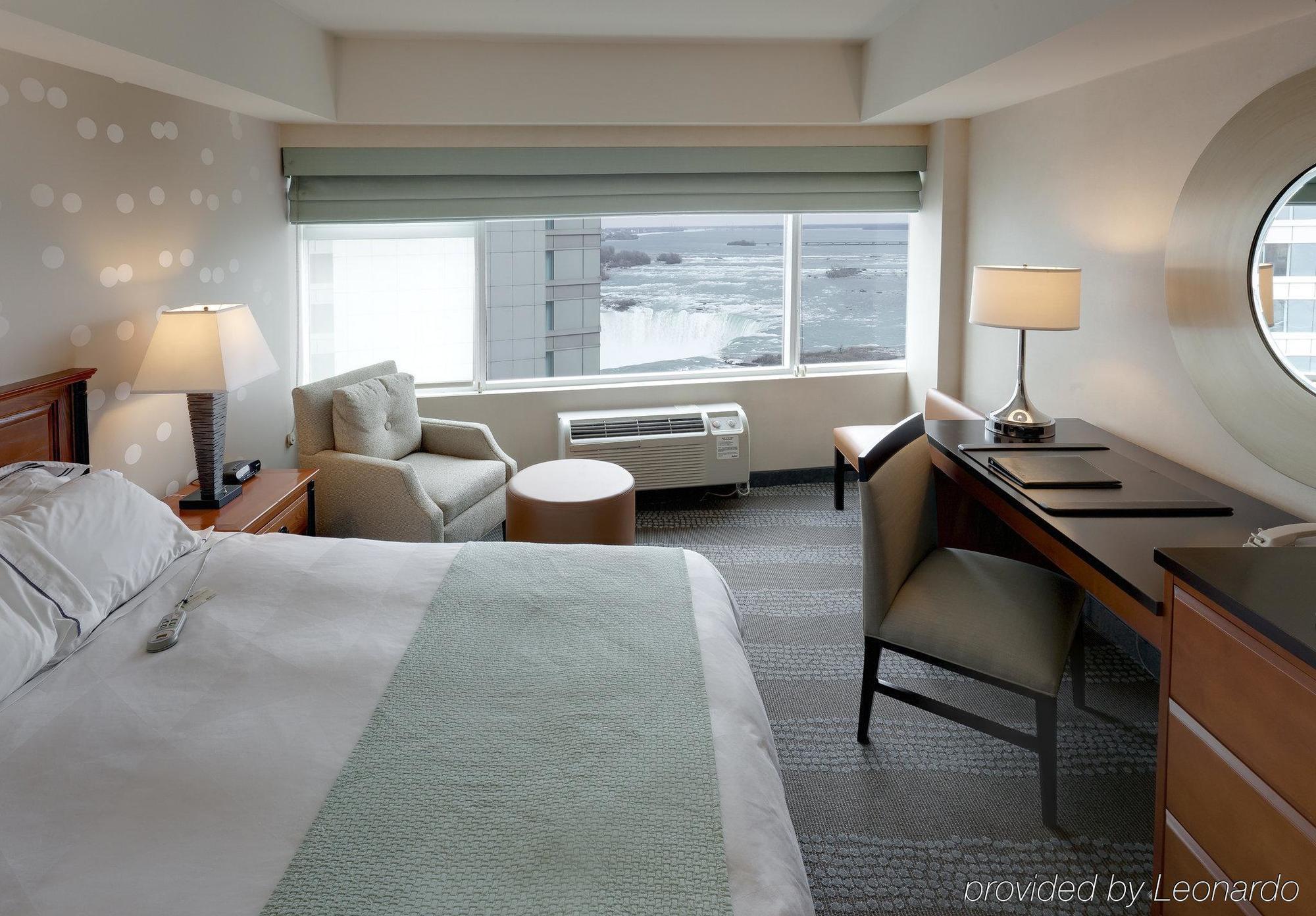 Niagara Fallsview Hotel & Suites Exterior photo